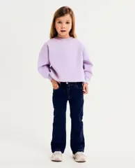 Donkerblauwe jeans, flared fit
